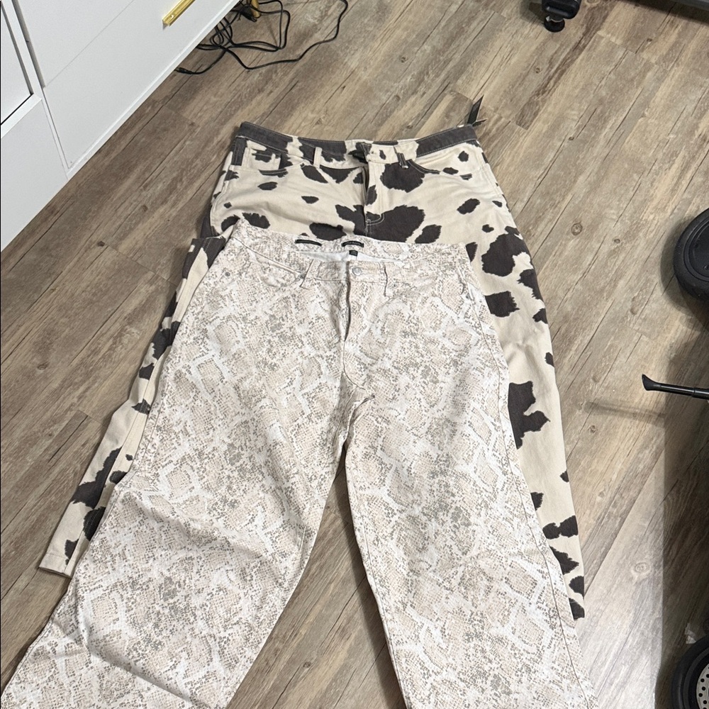 wild fable Cream and Black Denim Label Detail